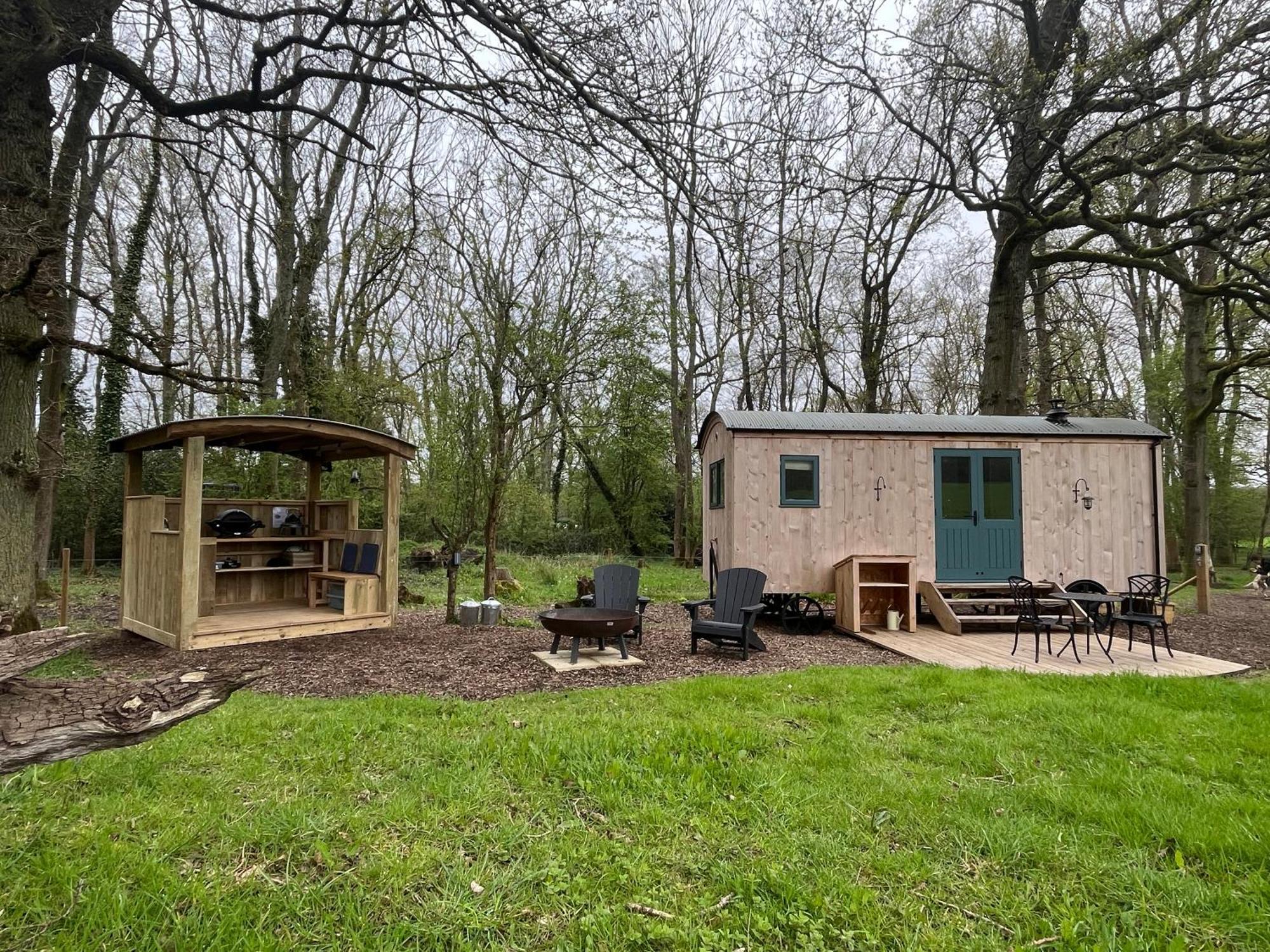 Coachroad Shepherds Huts Petworth Exterior foto